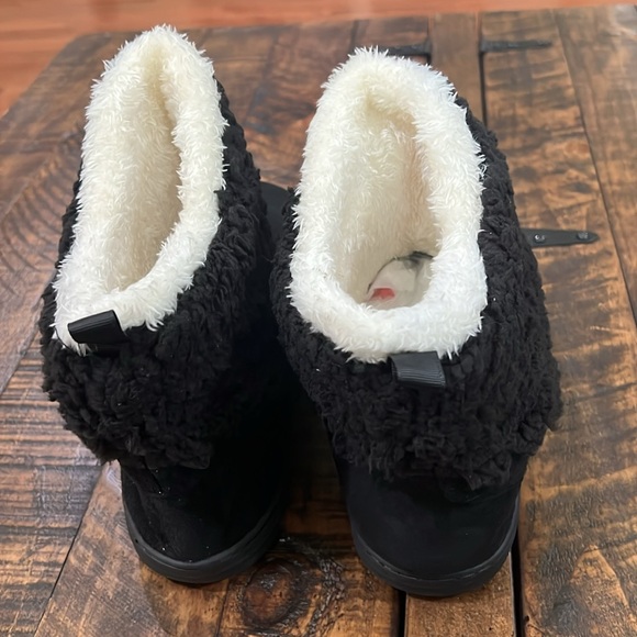 Cozy Black Women Slipper Bootie House Shoes Plush Fleece Indoor Outdoor - Picture 4 of 9
